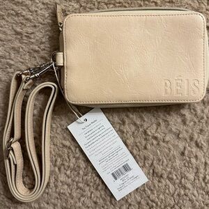 BÉIS The (OG) Travel Wallet in Beige